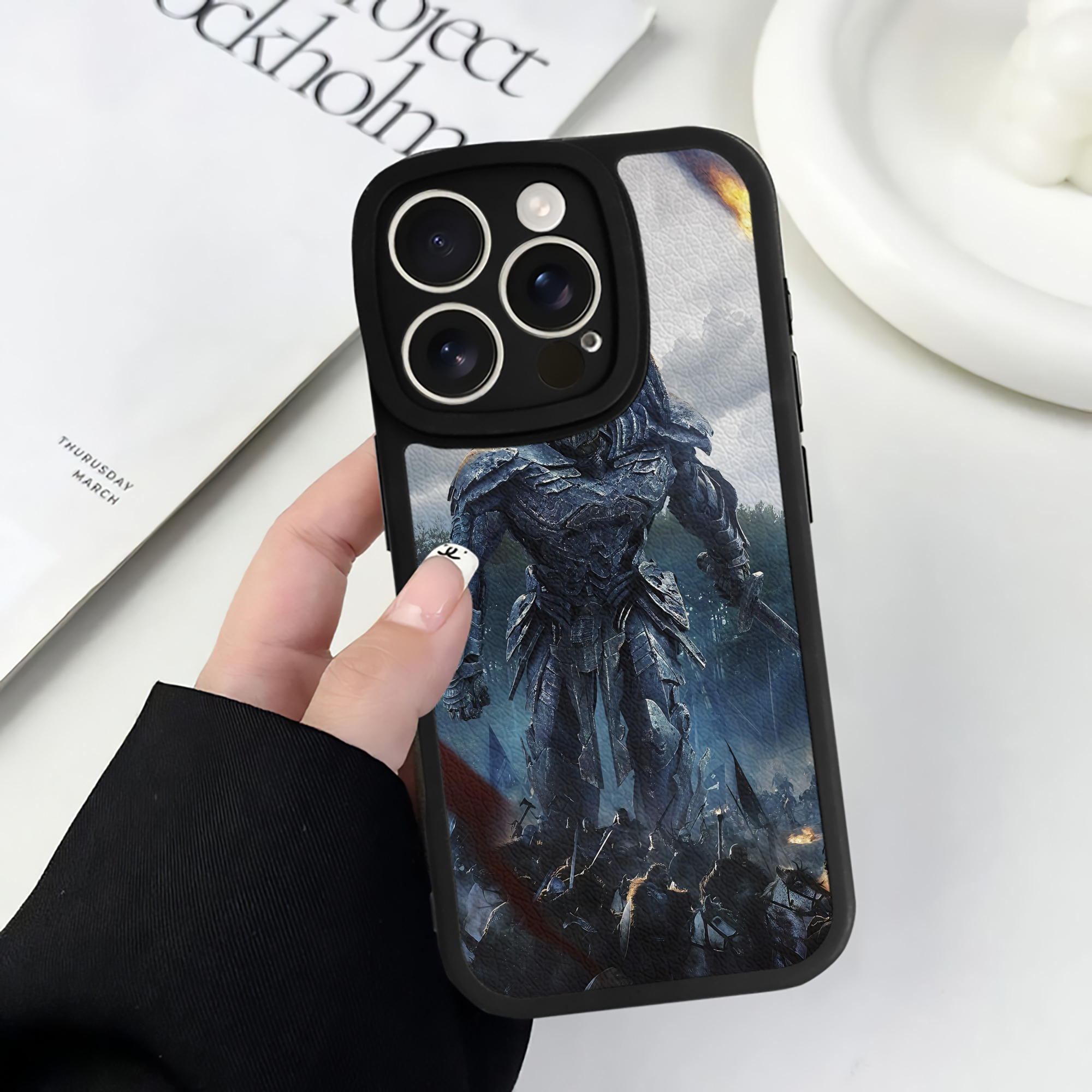 （画像用） Transformers トランスフォーマー 【iPhone 16シリーズ対応】シリコンスマホケース（レザー調） 材質：シリコン